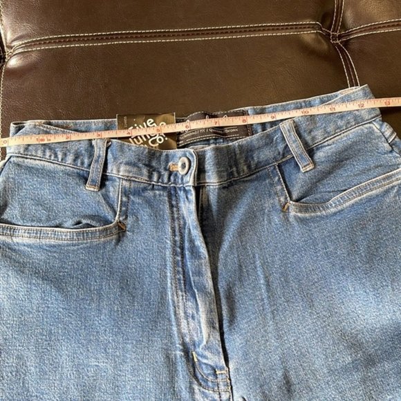 (Y) 5ive Jungle & Co Women's Jean Shorts - Picture 2 of 5